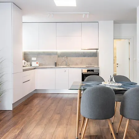 Casa Helena Апартаменти *